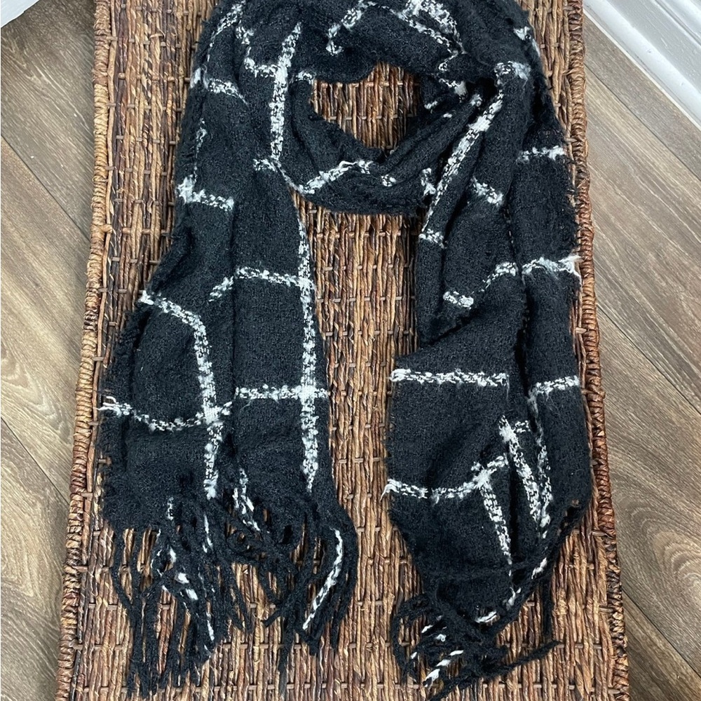 Black and White Checkered Scarf
